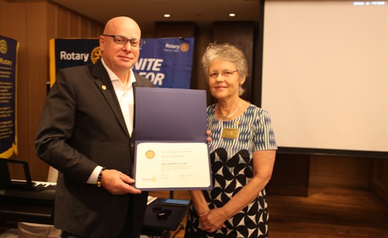 Past Lady Governor Petra Niemann-Heßler mit Past Präsident Michael Meissner
